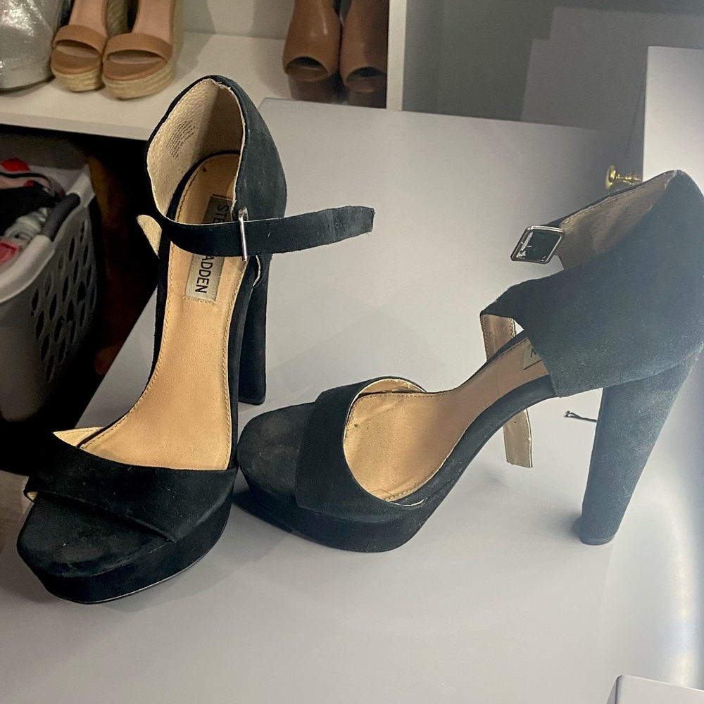 Steve Madden Black heels!